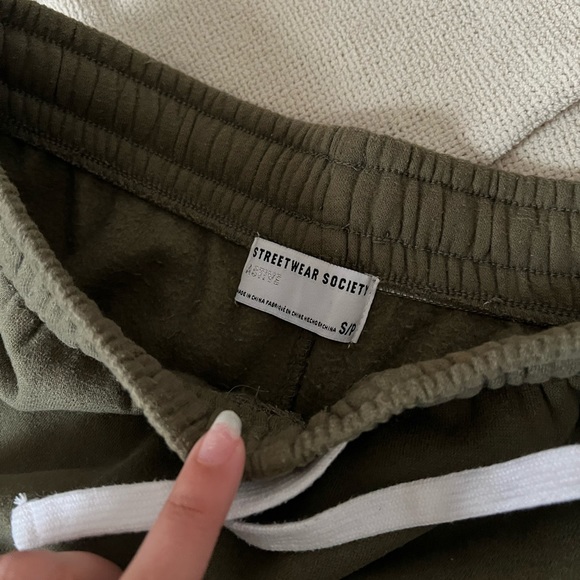 Sweat pants - Picture 2 of 2